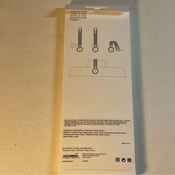 AirTag loop navy blue brand new in box - Picture 5 of 6